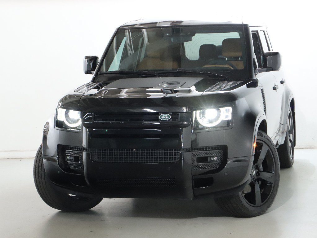 Certified 2024 Land Rover Defender 110 V8 AWD/4WD image 3
