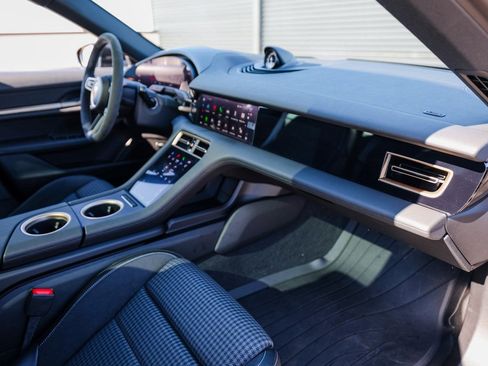 New 2025 Porsche Taycan 4S AWD/4WD image 27