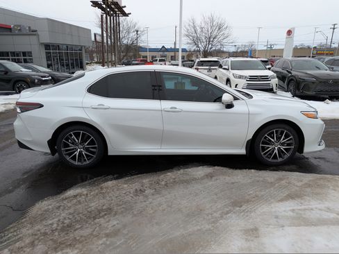 Certified 2022 Toyota Camry XLE image 8