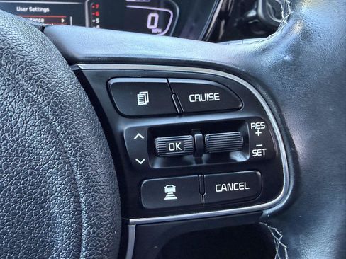 Used 2021 Kia Niro EX FWD image 26