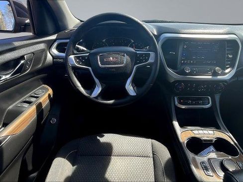 Used 2023 GMC Acadia SLE w/ Driver Convenience Package FWD image 5