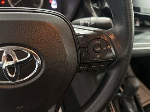 Used 2022 Toyota Corolla LE FWD image 17