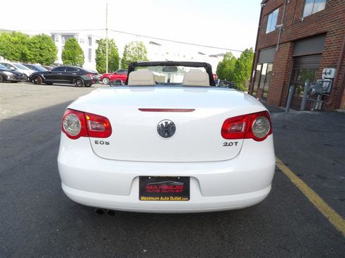 Used 2011 Volkswagen Eos Komfort image 4