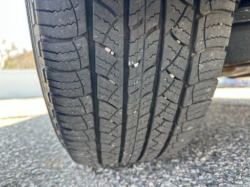 Used 2018 Toyota Highlander XLE image 8