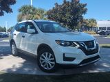 Used 2018 Nissan Rogue S image 2