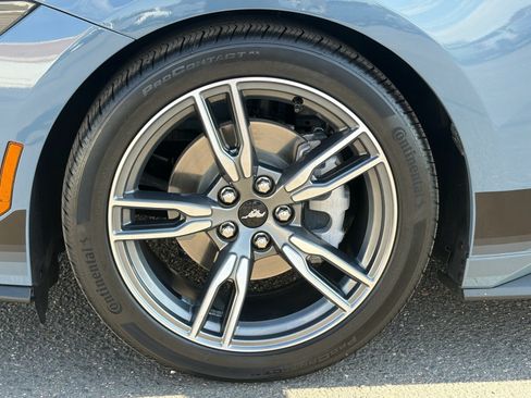 Used 2025 Ford Mustang Premium RWD image 10