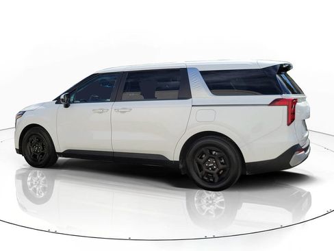 Certified 2025 Kia Carnival FWD image 7