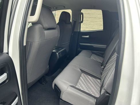 Used 2019 Toyota Tundra SR5 w/ SR5 Upgrade Package AWD/4WD image 13