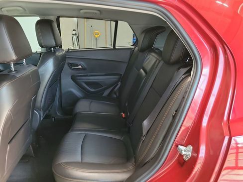 Used 2018 Chevrolet Trax LT w/ LT Convenience Package image 27