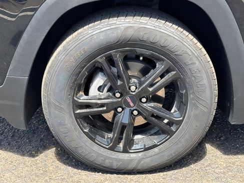Used 2024 GMC Terrain AT4 AWD/4WD image 10