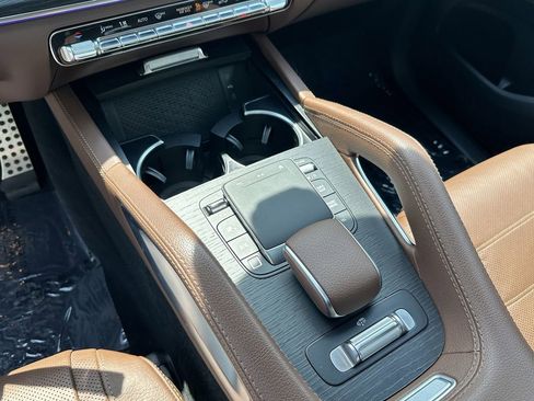 Certified 2025 Mercedes-Benz GLS 450 4MATIC image 32