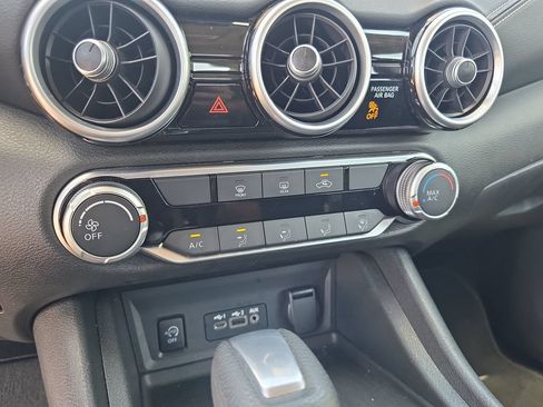 Used 2024 Nissan Sentra SV FWD image 20