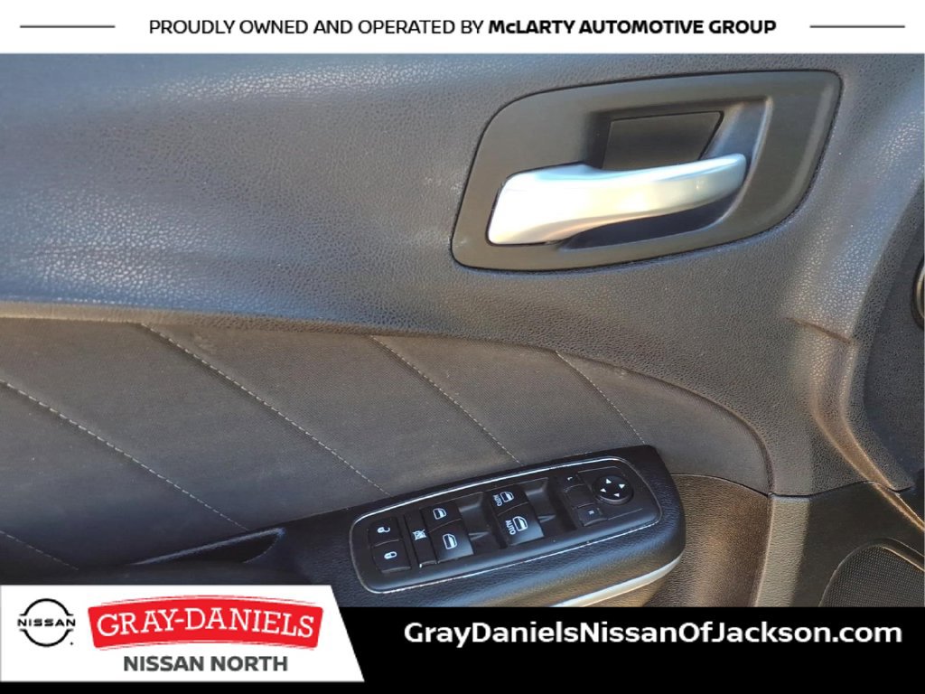Used 2019 Dodge Charger SXT RWD image 10