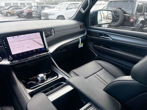 New 2026 Jeep Grand Wagoneer L Limited AWD/4WD image 24
