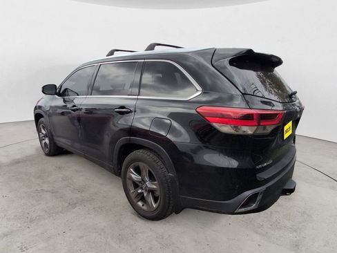 Used 2019 Toyota Highlander Limited Platinum AWD/4WD image 2