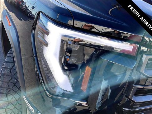 Used 2024 GMC Sierra 2500 AT4X image 32