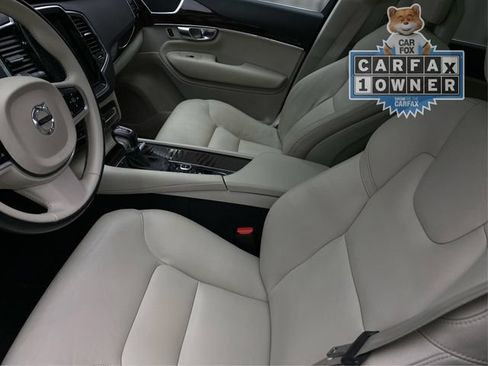 Used 2017 Volvo XC90 T6 Momentum w/ Vision Package AWD/4WD image 9