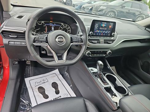 Used 2023 Nissan Altima 2.5 SR FWD image 18
