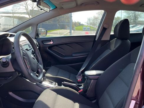 Used 2017 Kia Forte LX FWD image 9