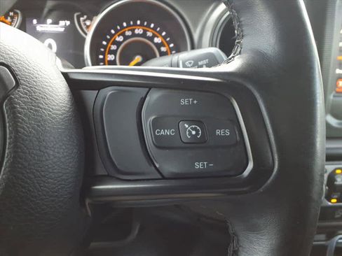 Used 2022 Jeep Gladiator Sport image 16