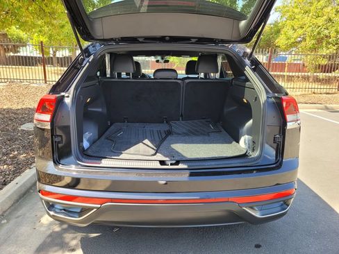 Used 2023 Volkswagen Atlas Cross Sport SE FWD image 27