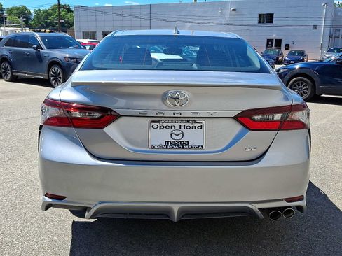 Used 2023 Toyota Camry SE w/ Convenience Package FWD image 5