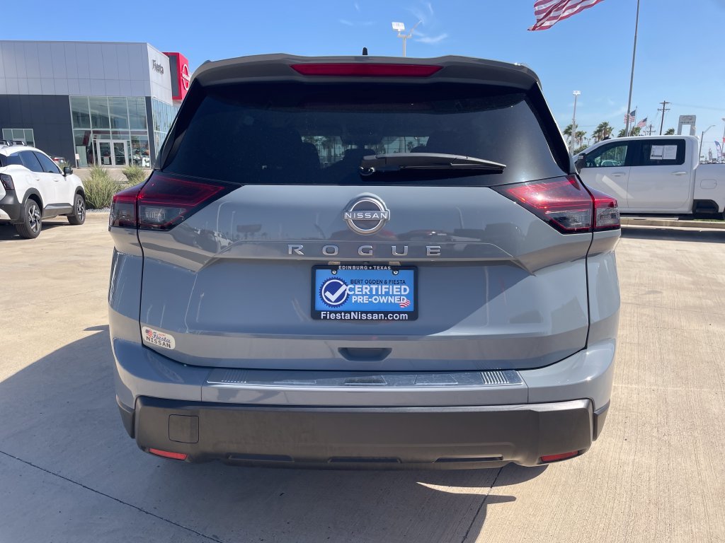 Certified 2026 Nissan Rogue SV FWD image 4