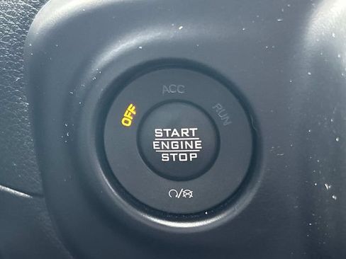 Used 2022 Jeep Wrangler Sport AWD/4WD image 31
