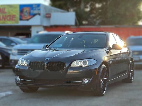 Used 2011 BMW 550i Sedan RWD image 3