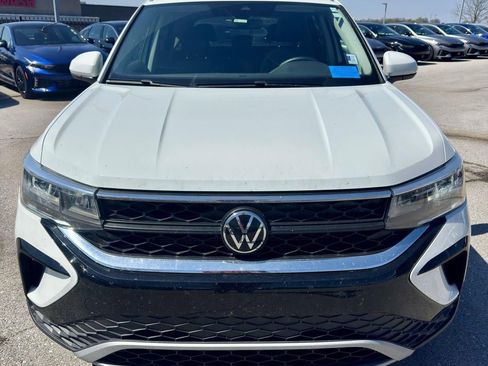 Used 2023 Volkswagen Taos SE image 8
