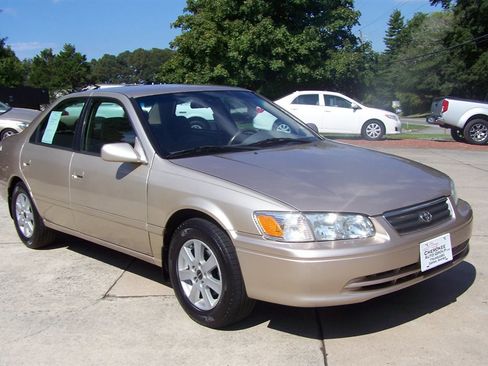 Used 2001 Toyota Camry CE image 3