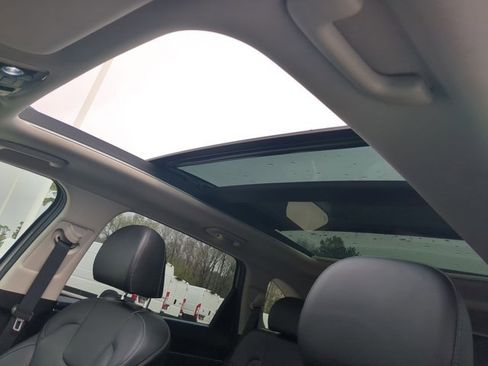 Used 2022 Kia Sorento SX image 11