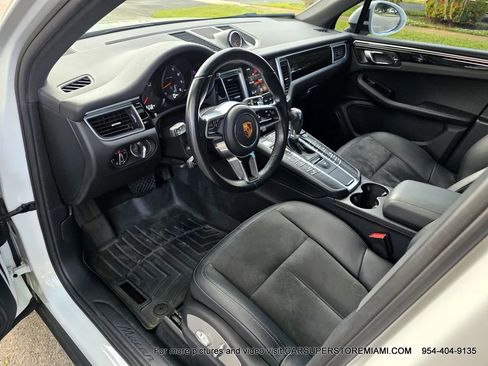 Used 2018 Porsche Macan Sport Edition image 3