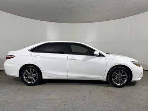 Used 2017 Toyota Camry SE image 34