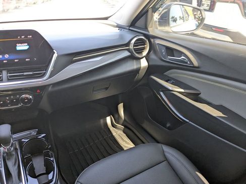 Used 2025 Chevrolet Trax ACTIV w/ Driver Confidence Package FWD image 17