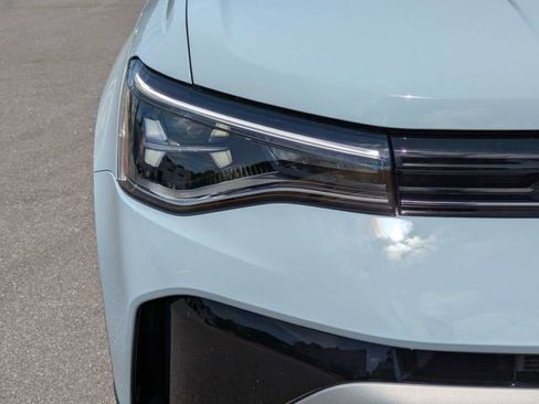 New 2026 Volkswagen Taos SE FWD image 10