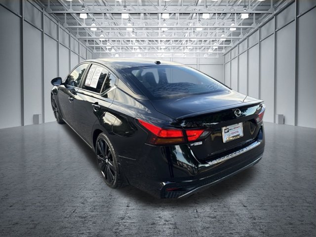 Used 2022 Nissan Altima 2.5 SR w/ Midnight Edition Package FWD image 3