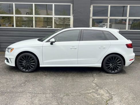 Used 2016 Audi A3 e-tron Prestige w/ Prestige Package image 2