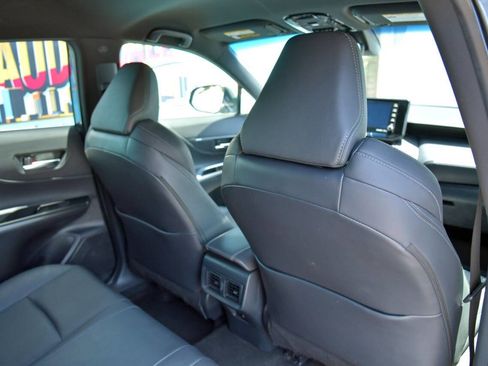 Used 2021 Toyota Venza XLE image 36