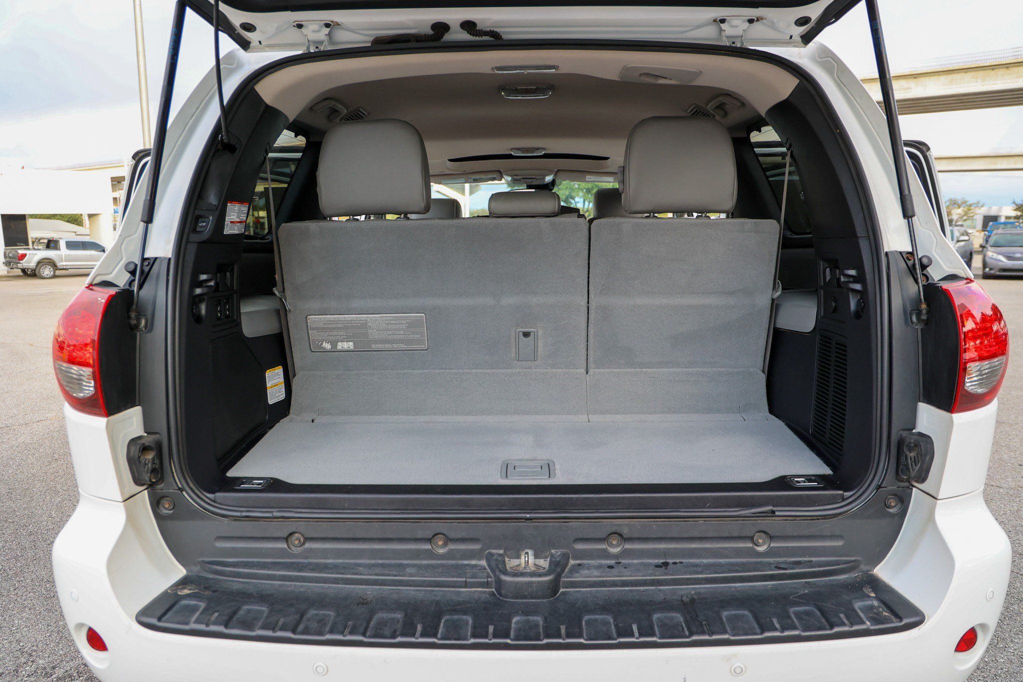 Used 2020 Toyota Sequoia Limited w/ Safety & Convenience Package AWD/4WD image 40