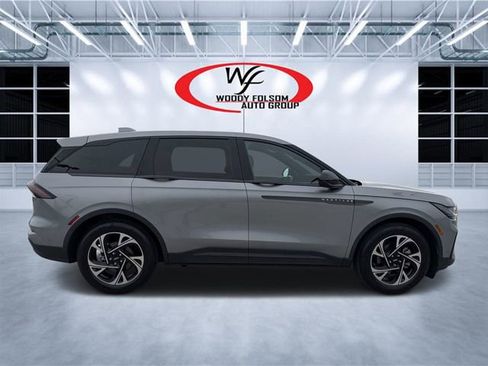 Used 2024 Lincoln Nautilus Premier w/ Jet Appearance Package AWD/4WD image 2
