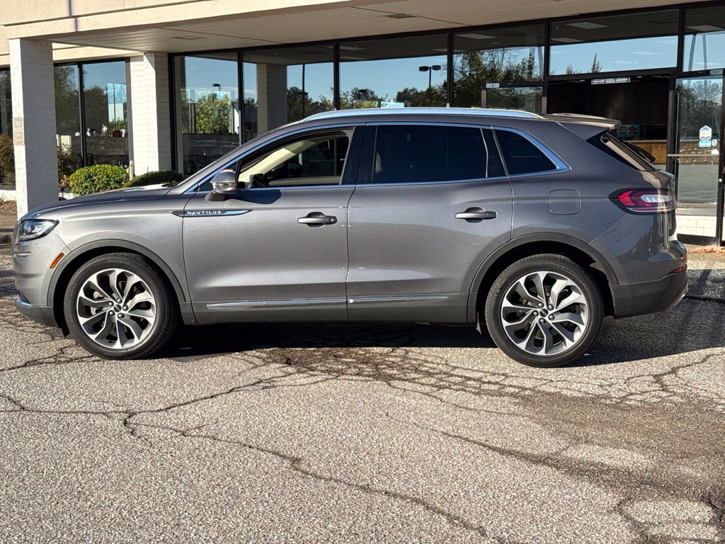 Used 2023 Lincoln Nautilus Reserve AWD/4WD image 9