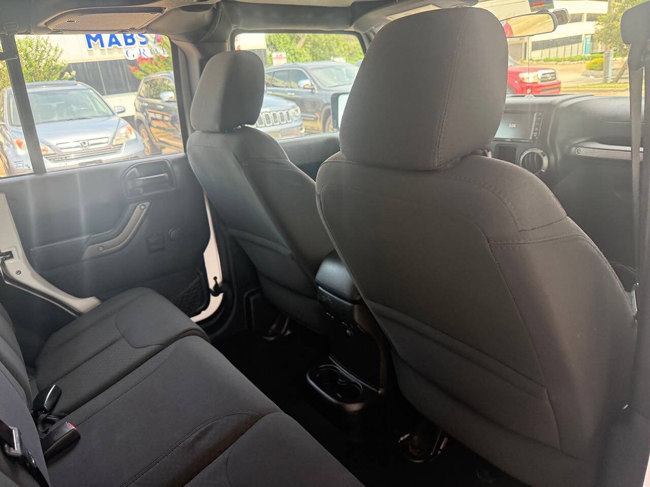 Used 2016 Jeep Wrangler Unlimited Sport w/ Connectivity Group AWD/4WD image 19