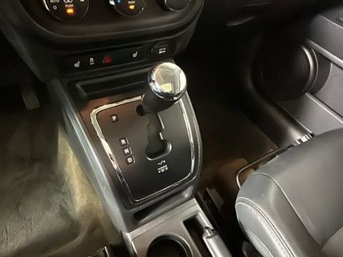 Used 2016 Jeep Patriot High Altitude AWD/4WD image 20