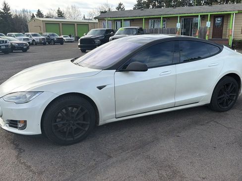 Used 2014 Tesla Model S 60 image 6