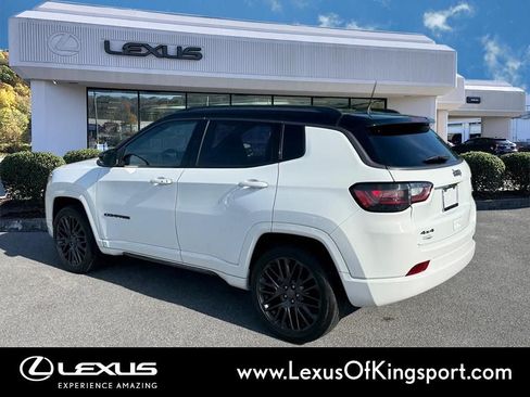 Used 2022 Jeep Compass High Altitude AWD/4WD image 3