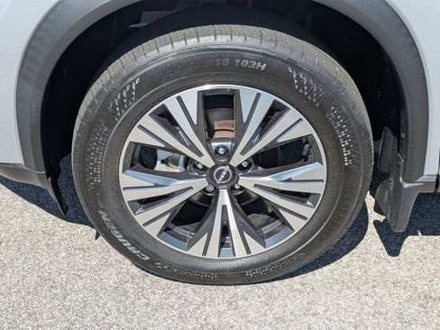 Certified 2023 Nissan Rogue SV w/ SV Premium Package AWD/4WD image 10