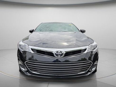 Used 2013 Toyota Avalon XLE Premium FWD image 3