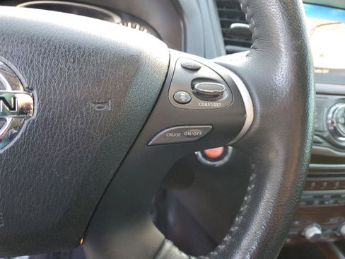 Used 2020 Nissan Pathfinder Platinum image 30