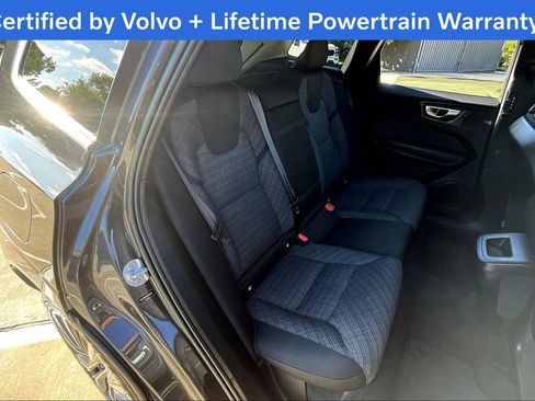 Used 2022 Volvo XC60 B5 Momentum image 34